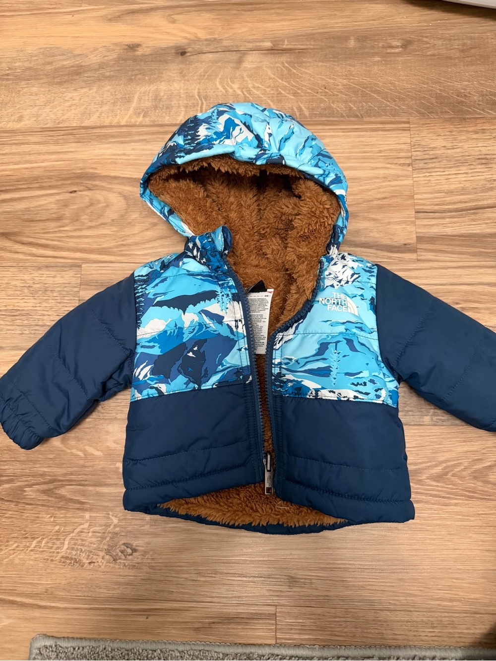 The North Face baby Navy & Light Blue Patterned Puffer Jacket